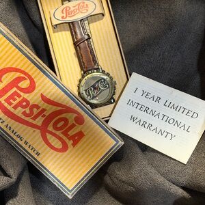 NWT Vintage Pepsi Bottle-Cap Collectors Watch